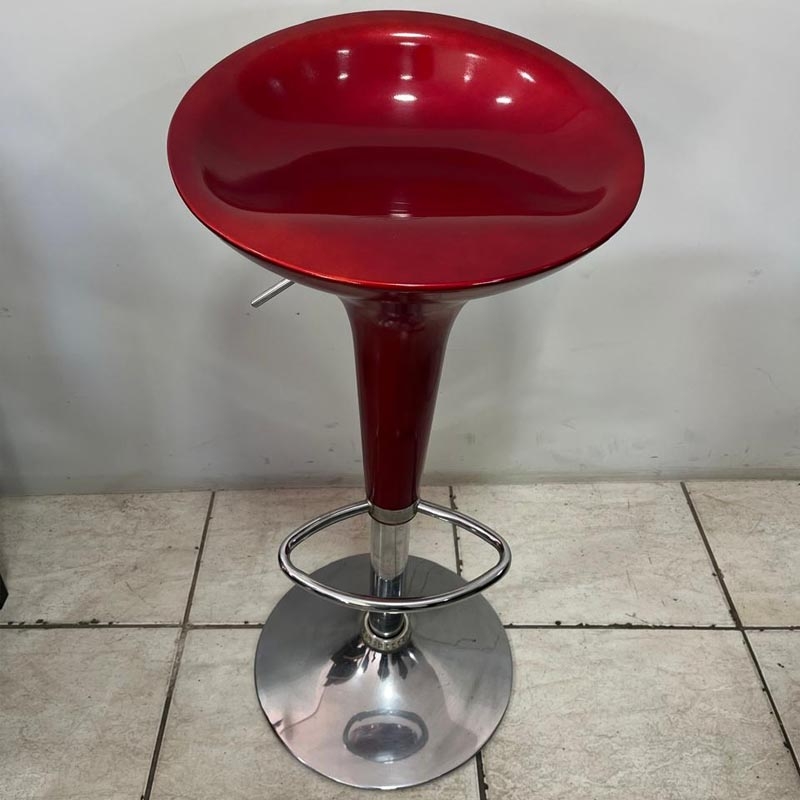 Banqueta Vermelha com Regulagem de altura
