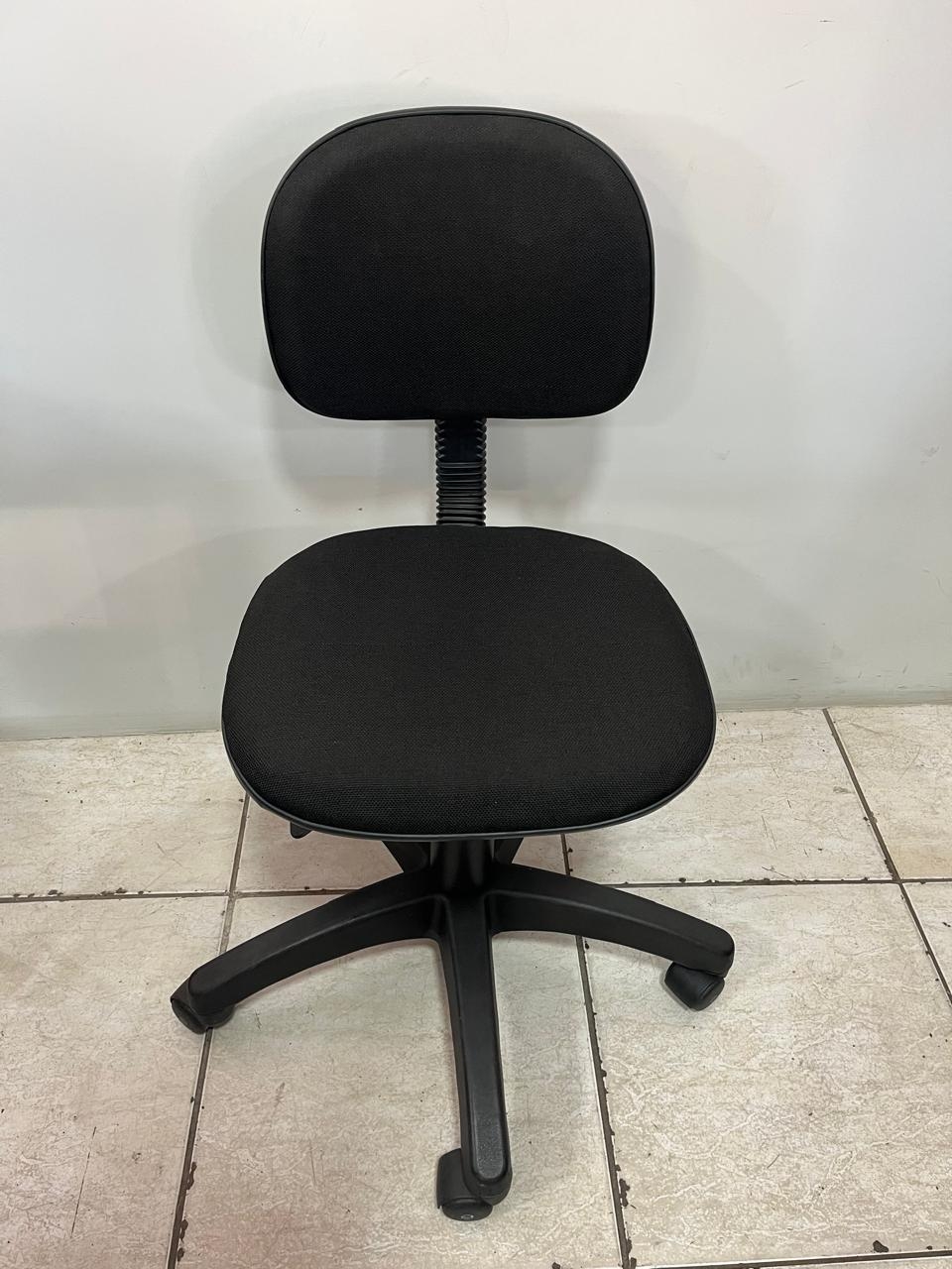 CADEIRA GIRATÓRIA