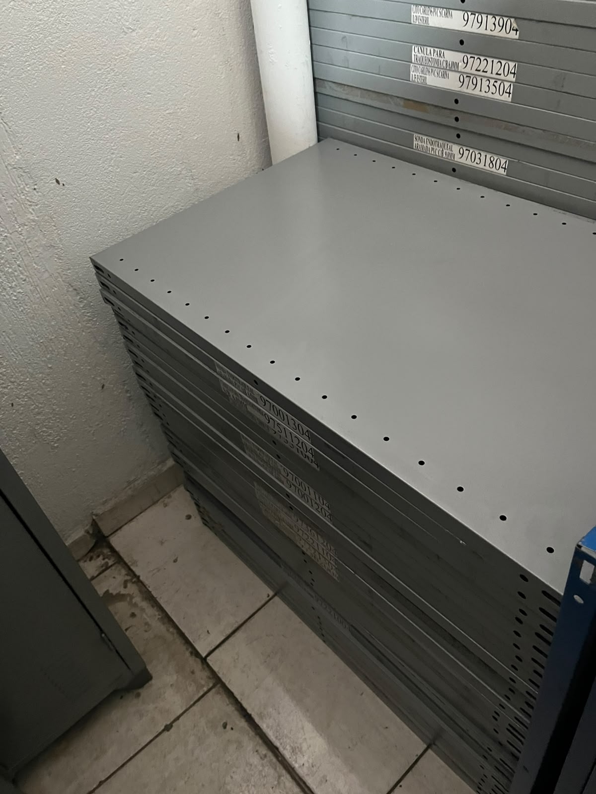 ESTANTE DE 60